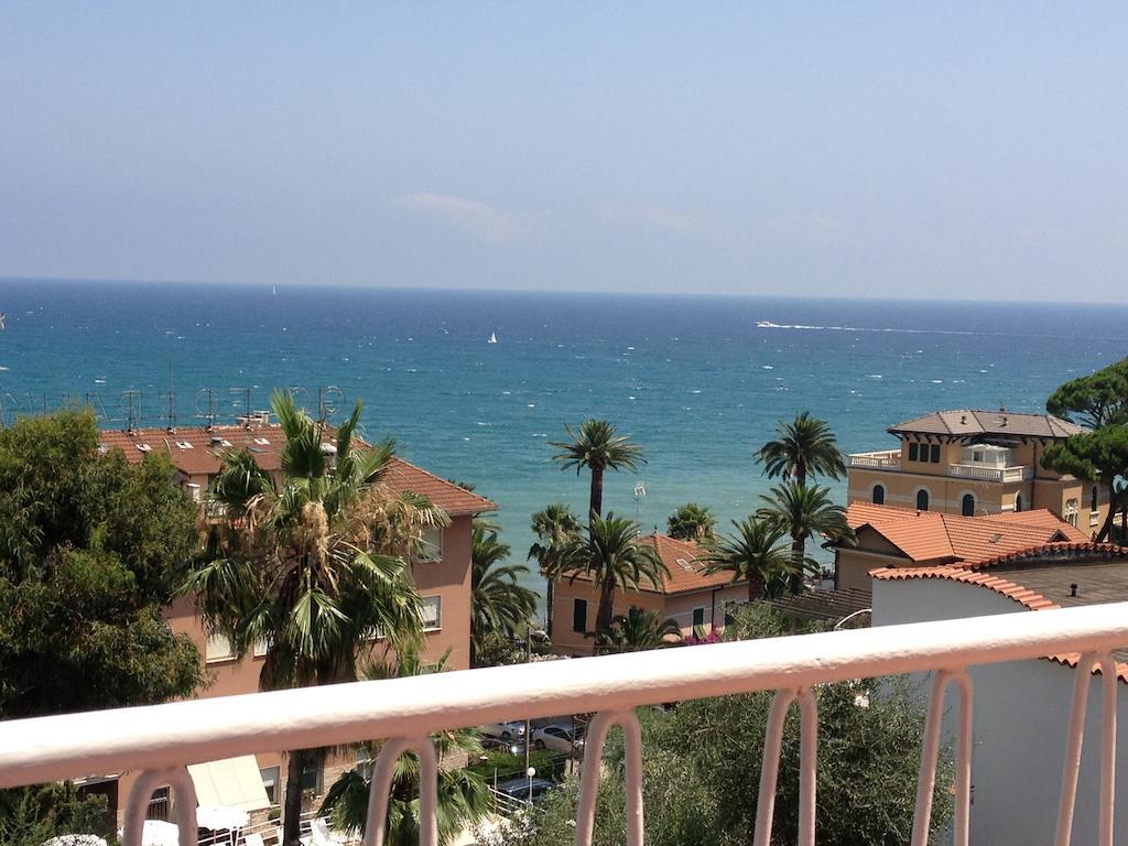 Hotel Nettuno Диано-Марина Экстерьер фото