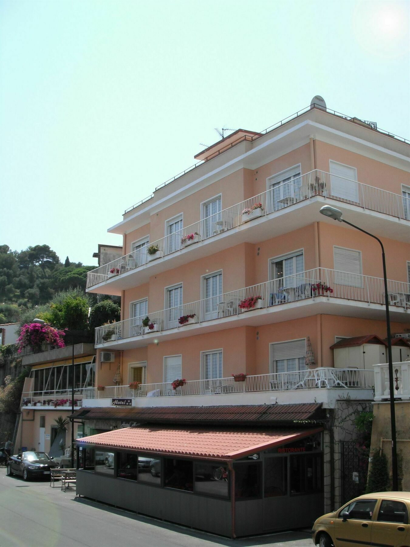 Hotel Nettuno Диано-Марина Экстерьер фото