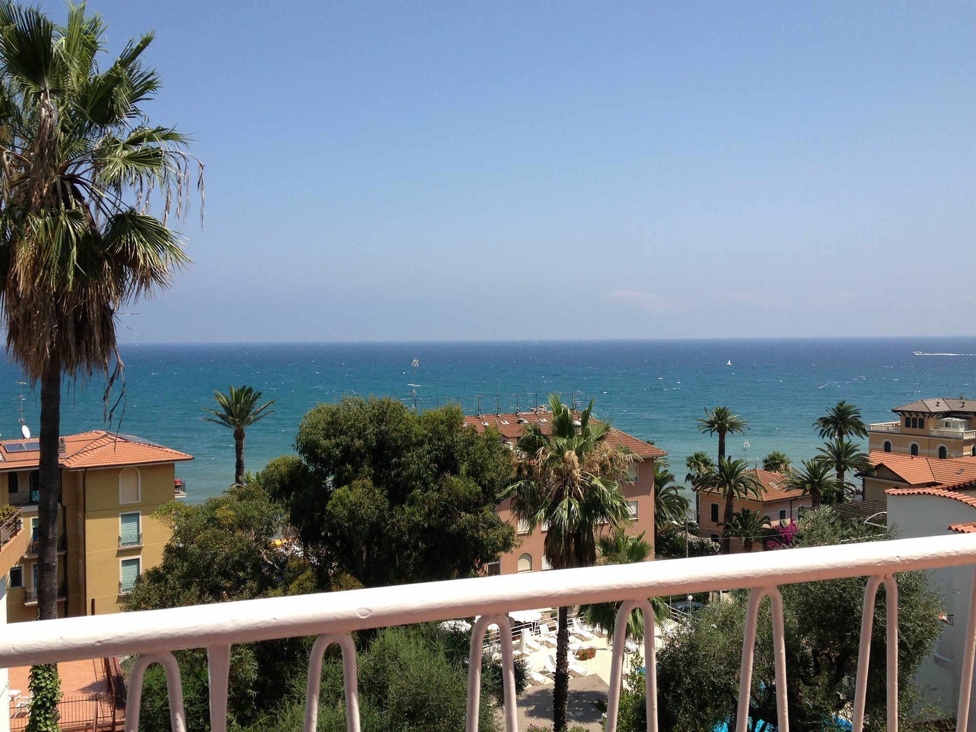 Hotel Nettuno Диано-Марина Экстерьер фото