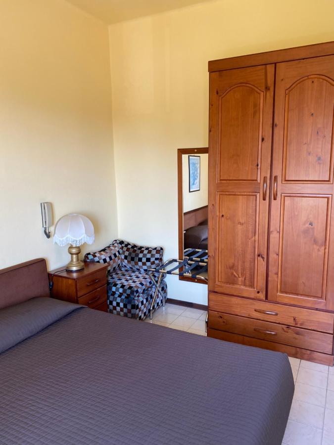 Hotel Nettuno Диано-Марина Экстерьер фото